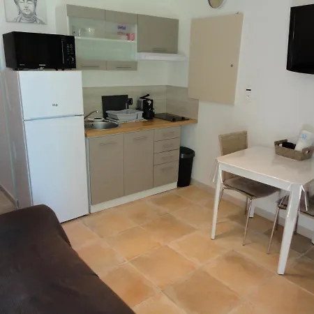 Apartment Joli Dans Village Calme En Provence *